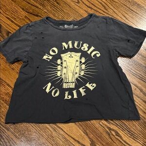 Retro brand cropped distressed t-shirt